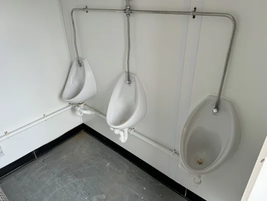  - Ref: 3640 - 16'x9' Toilet