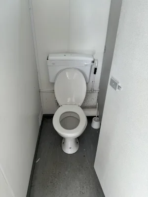  - Ref: 3641 - 12'x9' Toilet