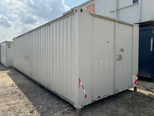  - Ref: 3683 - 32'x10' Container