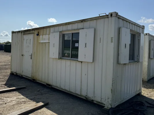  - Ref: 3674 - 21'x8' Cabins up to 24' Long