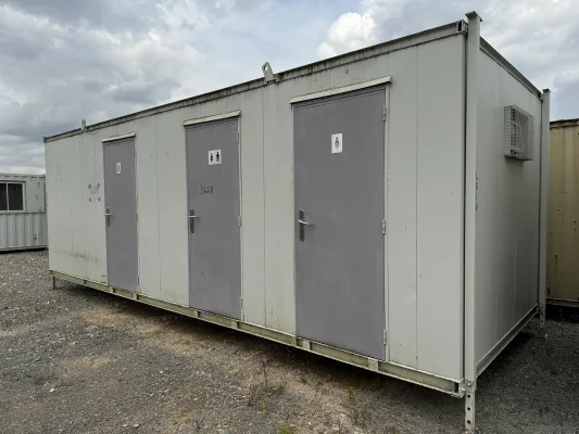  - Ref: 3664 - 24'x9' Toilet