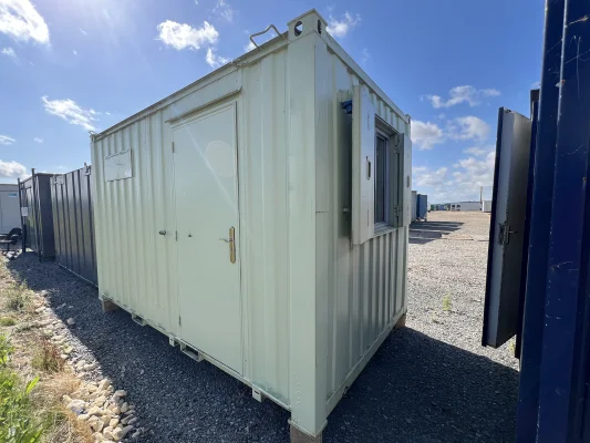  - Ref: 3671 - 13'x8' Cabins up to 24' Long