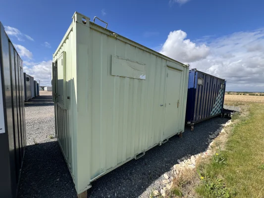  - Ref: 3671 - 13'x8' Cabins up to 24' Long