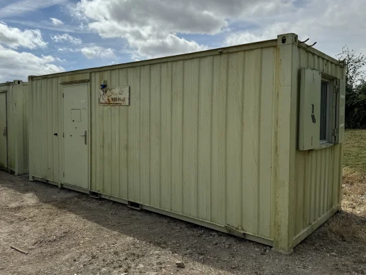  - Ref: 3690 - 21'x8' Cabins up to 24' Long