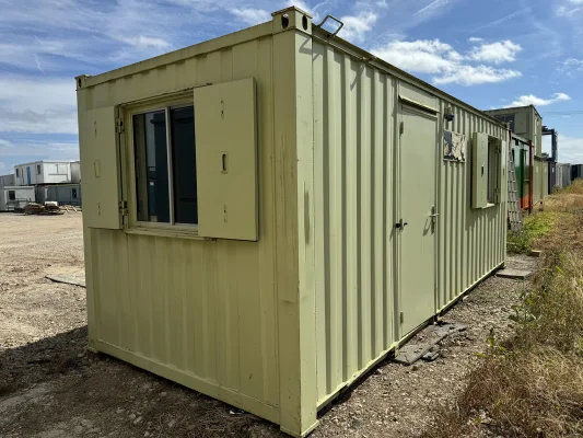  - Ref: 3692 - 21'x8' Cabins up to 24' Long