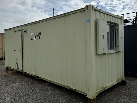  - Ref: 3704 - 21'x8' Cabins up to 24' Long