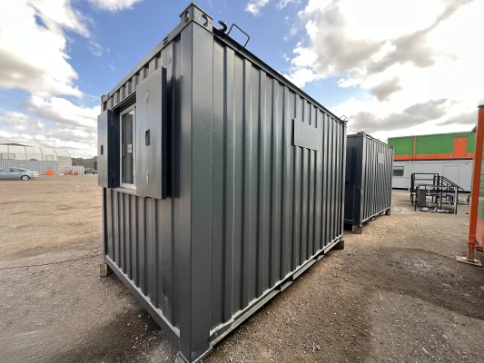  - Ref: 3669 - 12'x8' Cabins up to 24' Long