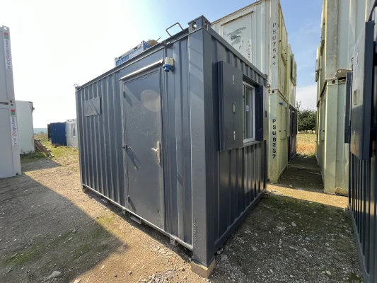  - Ref: 3670 - 12'x8' Cabins up to 24' Long