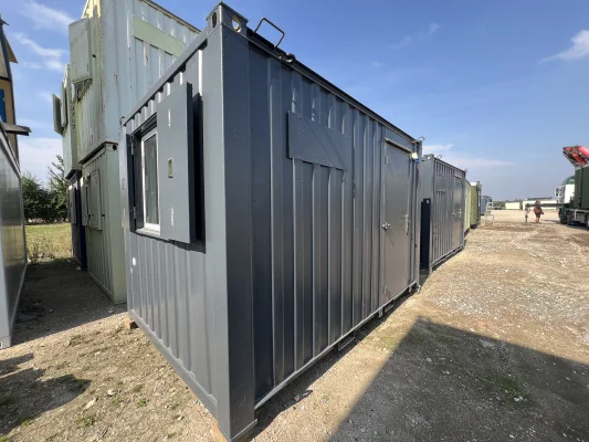  - Ref: 3670 - 12'x8' Cabins up to 24' Long