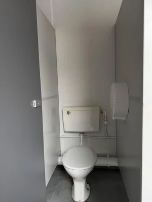  - Ref: 3726 - 24'x9' Toilet