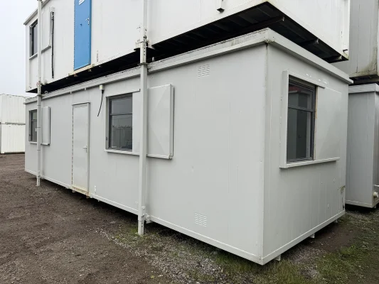  - Ref: 3760 - 32'x10' Cabin