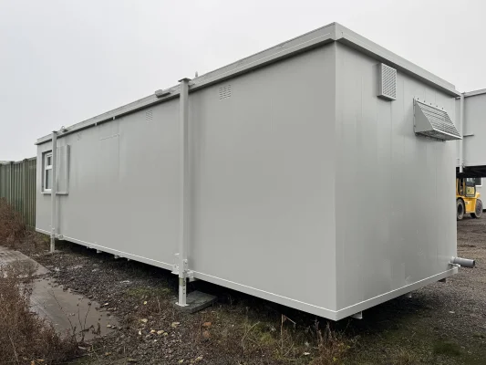  - Ref: 3756 - 32'x10' Toilet