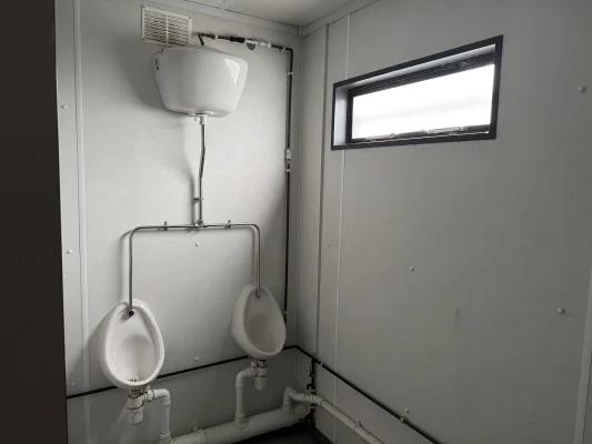  - Ref: 3756 - 32'x10' Toilet