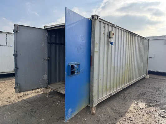  - Ref: 3832 - 21'x8' Container