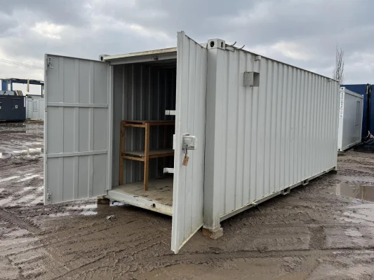  - Ref: 3831 - 21'x8' Container