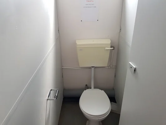  - Ref: 3429 - 20' x 9' Toilet